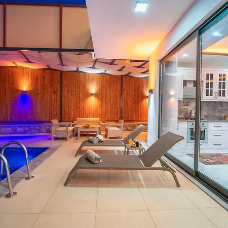 Kalkan'da Deniz Manzarali Villa *