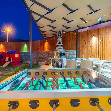 Kalkan'da Deniz Manzarali Villa *
