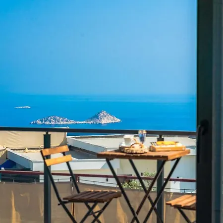 Kalkan'da Deniz Manzarali Kaş