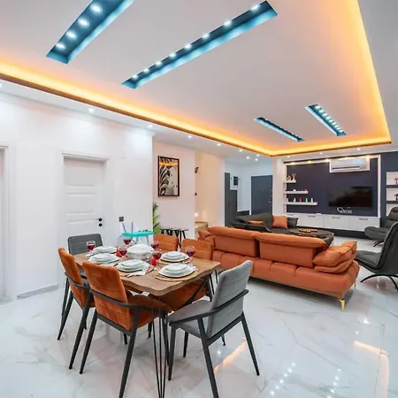 Kalkan'da Deniz Manzarali Villa *