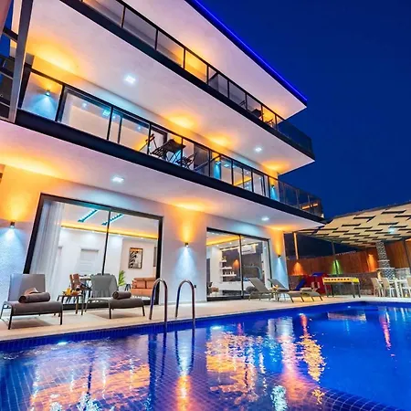Kalkan'da Deniz Manzarali Kaş